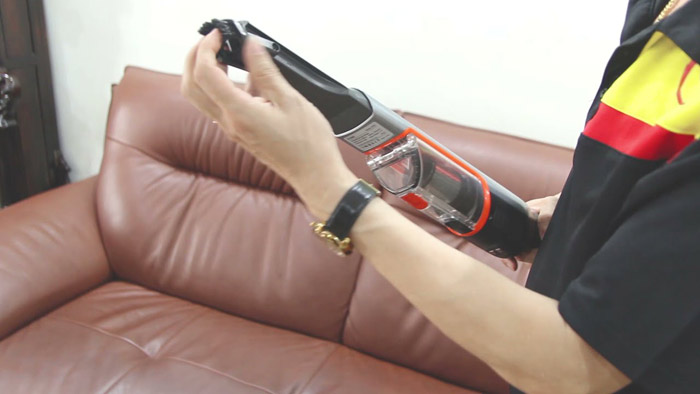 may-hut-bui-cam-tay-ilife-m50-chinh-hang-4