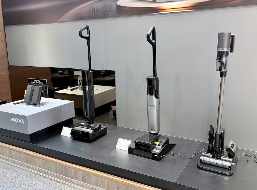 Có Nên Mua Robot Hút Bụi MOVA Không?